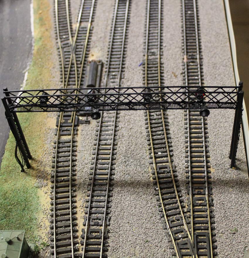 newest signal  bridge HO scale